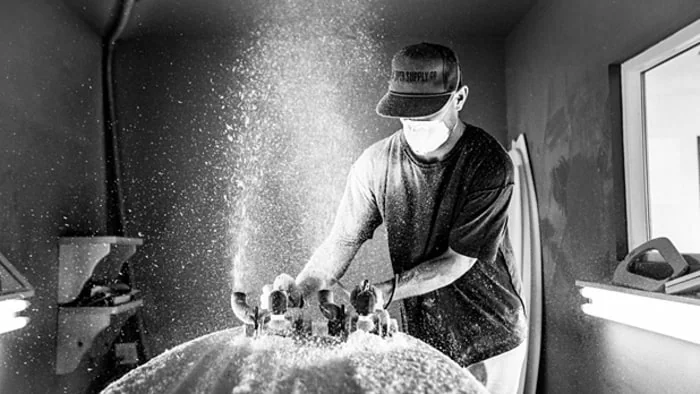 shaping-surfboard